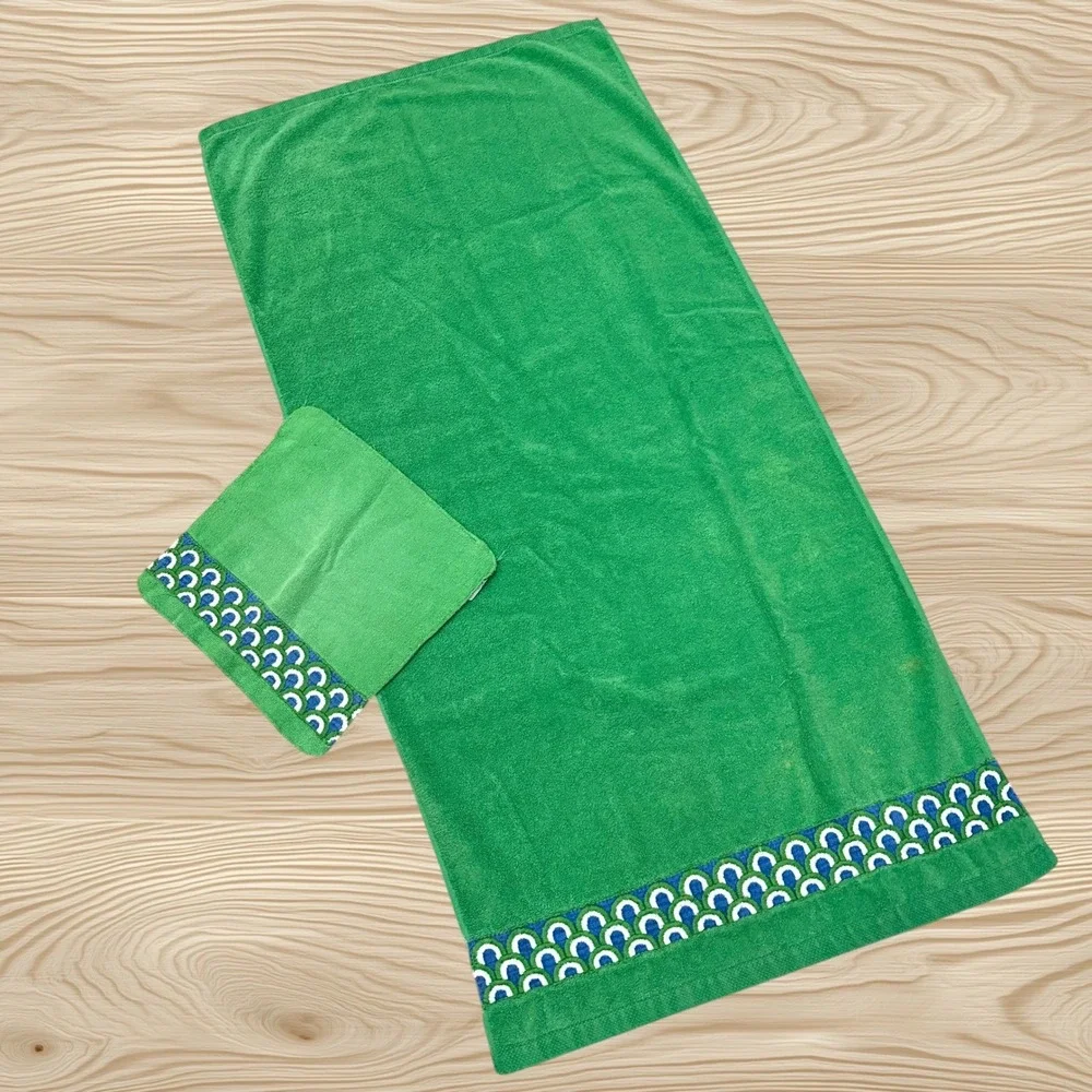 Springmaid Vintage Green Embroidered Trim Bath Towel and Wash Cloth Set‎